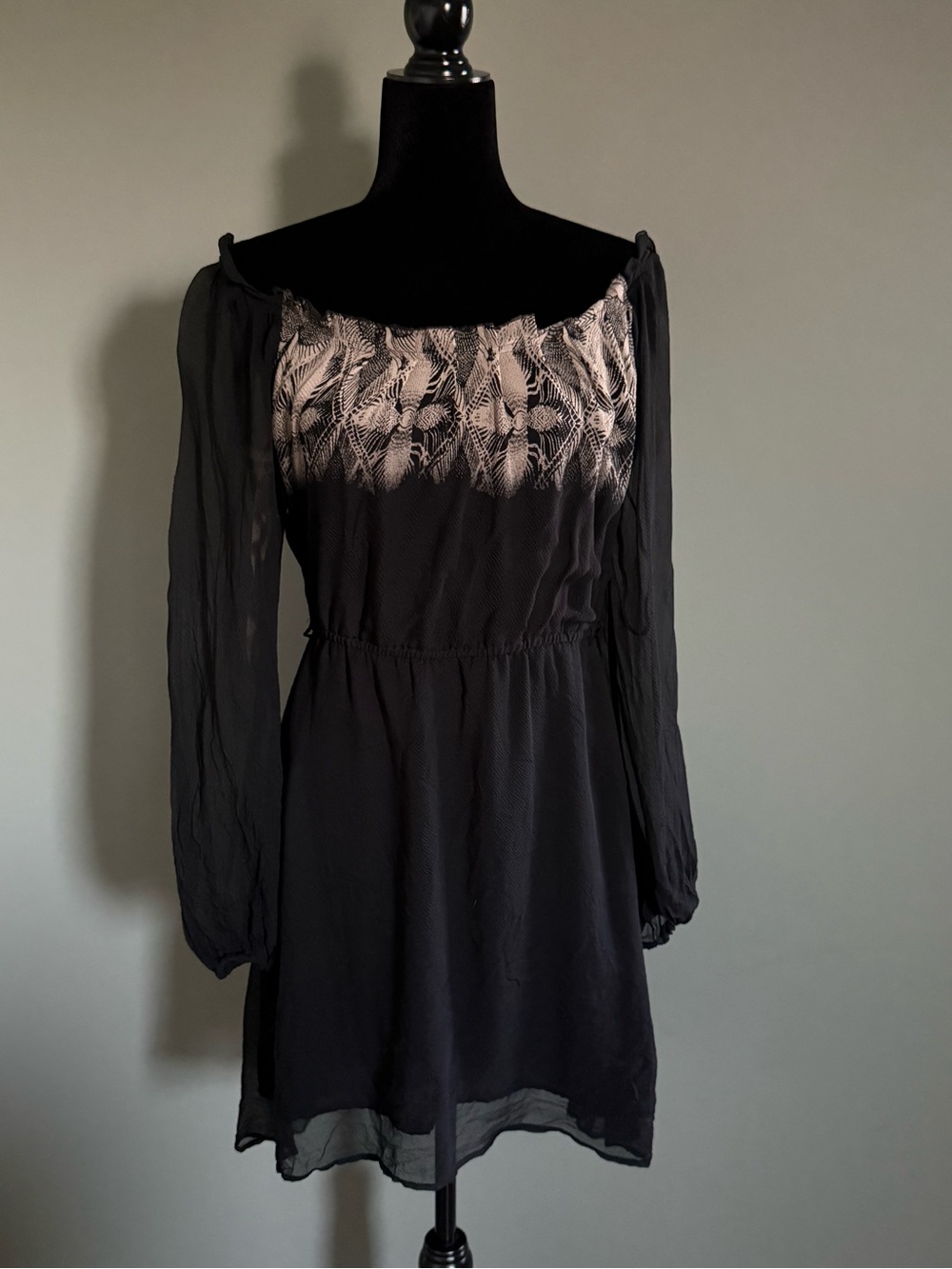 ✨ Charlie Jade Black Off Shoulder Boho Mini Dress Small